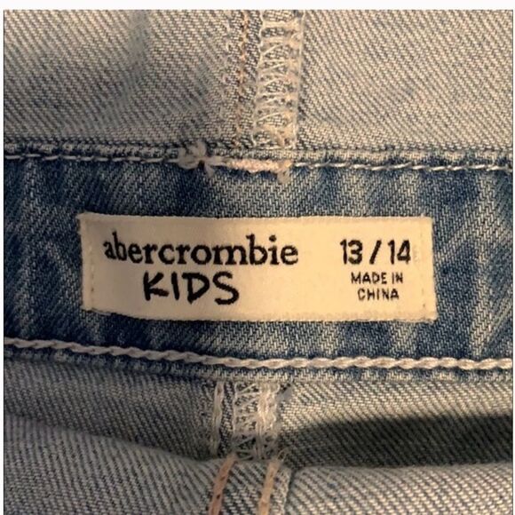 ✨6xHP✨Abercrombie Kids denim shortalls✨ - Picture 5 of 5